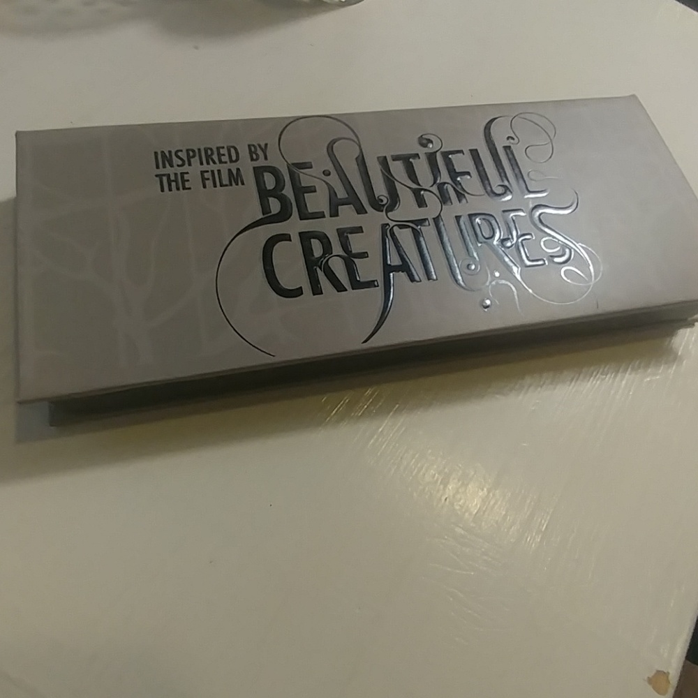 Limited edition Pur Minerals Beautiful Creatures